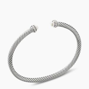 Pearl and diamond bracelet